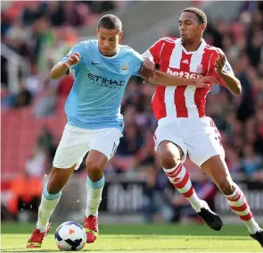  ??  ?? RUNNING THE SHOW: Steven Nzonzi was a star turn in the Potters’ midfield.