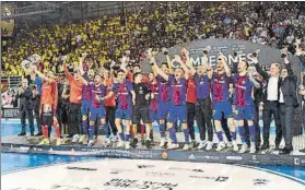  ?? FOTO: FCB ?? El 5 de mayo, la alegría del fútbol sala culé al doblegar al Jaén Paraíso en la final