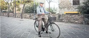  ?? GIANNI CIPRIANO/THE NEW YORK TIMES ?? The mortality rate flattens among the oldest of the old, a study of elderly Italians concludes.