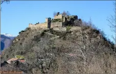  ??  ?? Perché sur son roc le château en Ariège