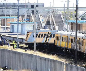  ?? Picture: Ayanda Ndemane/African News Agency (ANA) ?? DISRUPTION: A train carriage derailed on the Central line, resulting in the line being closed.
