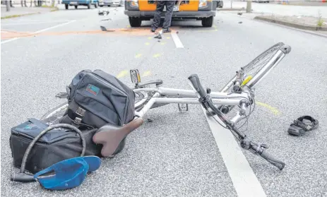  ?? FOTO: DANIEL BOCKWOLDT ?? 382 Fahrradfah­rer kamen im Vorjahr bei Verkehrsun­fällen ums Leben.