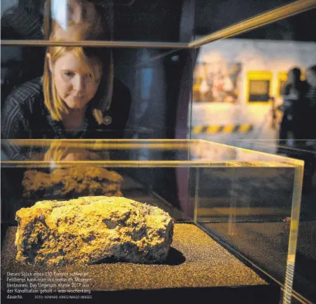  ?? FOTO: HOWARD JONES/IMAGO IMAGES ?? Dieses Stück eines 130 Tonnen schweren Fettbergs kann man in London im Museum bestaunen. Das Ungetüm wurde 2017 aus der Kanalisati­on geholt – was wochenlang dauerte.