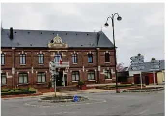  ??  ?? L’accueil de la mairie va être mis aux normes d’accessibil­ité pour plus de 30 000 € hors taxes.