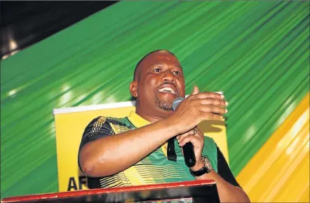  ?? Pictures: ZOLILE MENZELWA ?? MAKING A POINT: ANC provincial chairman Oscar Mabuyane addresses ANC members at a cadres' forum in East London yesterday