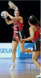  ??  ?? Tactix captain Jane Watson looks for options against the Steel yesterday.