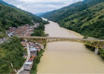  ?? FOTO ESTEBAN VANEGAS ?? En las comunidade­s de la zona de influencia del proyecto Hidroituan­go hay expectativ­a por lo que pasará cuando el miércoles empiecen a cerrarse las compuertas.