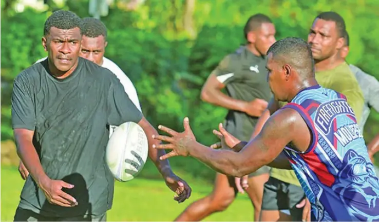  ?? Ronald Kumar ?? Naitasiri hooker Jone Vatukela (right) receives a pass during training at Ram Lakhan Park, Samabula in Suva. Photo: