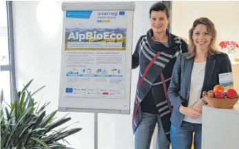  ?? FOTO: ITZ ?? Christin Wohlrath, Leiterin ITZ, und Gloria Kraus, Projektlei­terin AlpBioEco, freuen sich über das neue Büro.