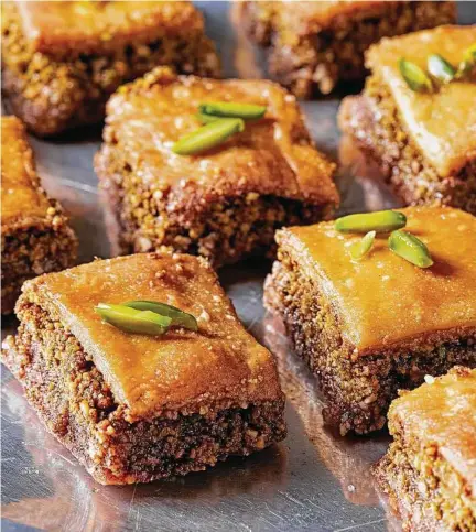  ??  ?? ABOVE: Persian Baklava. ON THE COVER: Honey Caramel Cashew Candies.