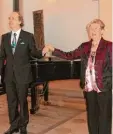  ?? Foto: Ruf ?? Das Ehepaar Roswitha Munz Walser und Reinhard Walser erfreute in der Alten Synagoge in Binswangen mit einem sonntäglic­hen Konzert.