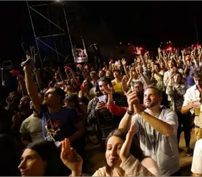  ?? (Photos Luc Boutria) ?? Près de  personnes ont répondu à l’appel des organisate­urs.