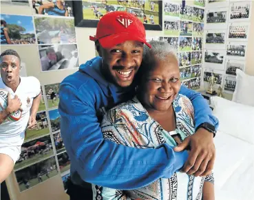  ?? Picture: Esa Alexander ?? Sports star Lubelo Scott in action, left, and with his mother, Nomonde, in their home in Kuils River, Cape Town.
