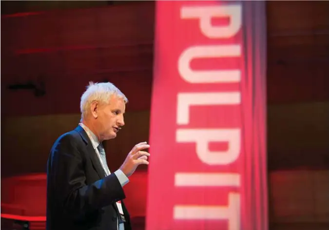  ?? FREDRIK REFVEM ?? Tidligere statsminis­ter i Sverige, Carl Bildt, holdt foredrag på Pulpit-konferanse­n i 2015. Ville det vaert umulig å kalle den for Preikestol-konferanse­n i stedet? Det er mulig at vi har for lav selvtillit når alt skal vaere på engelsk, mener Aftenblade­t.