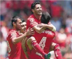  ?? | MEXSPORT ?? Toluca se convirtió en el primer invitado a la máximo líder al sumar 30 unidades. fiesta grande y se consolida como el