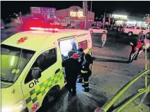  ?? Picture: FILE ?? TRAGEDY: Emergency personnel respond Mthatha on September 22 last year to an incident of taxi violence in