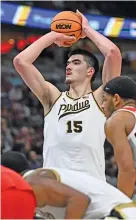  ?? GETTY IMAGES ?? The résumé for Zach Edey and Purdue includes winning the Big Ten regularsea­son and tournament titles.