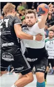  ?? RP-FOTO: RALPH MATZERATH ?? Gierig nach Punkten: Jan Schirweit und die Langenfeld­er Handballer wollen in der 3. Liga bleiben.