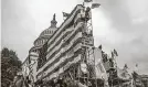  ?? Evelyn Hockstein / Washington Post contributo­r ?? A mob storms the U.S. Capitol building on Jan. 6.