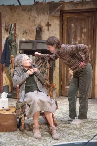  ?? MICHAEL BROSILOW ?? Wendy Robie ( left) and Kate Fry star in “The Beauty Queen of Leenane” at Northlight Theatre.