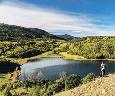  ?? FOTOS: JORDI PERO ENJAUME/PIRINEUS EMOCIÓ ?? Pirineu Emoció organitza la ruta
‘El Cinquè Llac', que us portarà fins al llac de Montcortès.