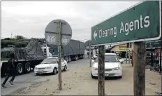  ?? PHOTO: SANDILE NDLOVU ?? The Beit Bridge border post where SA police bust a crossborde­r car syndicate on Wednesday.