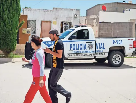  ??  ?? La policía Vial vigila su casa