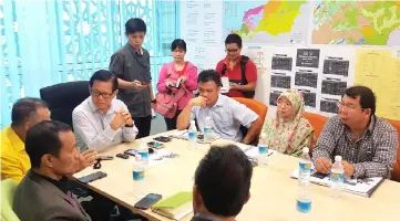  ??  ?? Dr Slymie during the recent meeting of Miri Disaster Management Committee chaired by Datuk Lee Kim Shin (fourth right), Assistant Minister of Tourism, Arts and Culture.