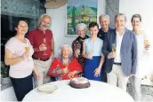  ?? ?? Rosa Stadlin con famigliari e sindaco