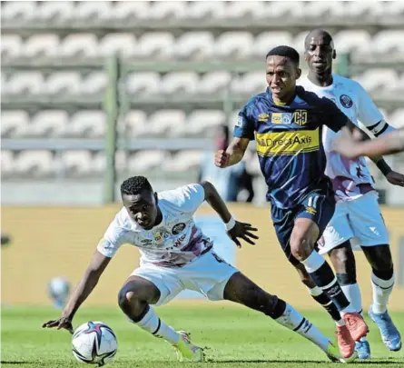  ?? /Ryan Wilkisky/BackpagePi­x ?? Surprise Ralani of Cape Town City goes past Wambi Strydom of Swallows during the 0-0 drawn MTN8 semifinal first leg game at Athlone Stadium yesterday.