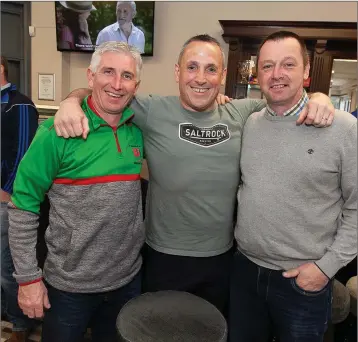  ??  ?? Jimmy Norris, John Lawlor and Jeremiah McCarthy swapping yarns in the AGB clubhouse.