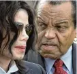  ?? Foto: dpa ?? Vater Joe mit Sohn Michael 2005. Jacko starb 2009. im Jahr