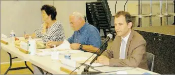  ??  ?? Une première séance présidée par M. le Maire, Ronny Guardia Mazzoleni.