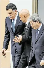  ?? SN, dpa BILD: SN/AP ?? Fajis al-Sarradsch mit Marco Minniti und Paolo Gentiloni.