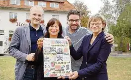  ??  ?? Können sich bei der Organisati­on auf Partner verlassen: Jürg Kasper, Marion Walsmann, Denis König und Magda Barczyk (von links) auf dem Hopfenberg. Foto: Lydia Werner