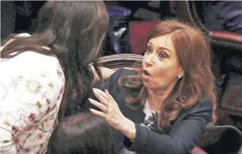  ??  ?? ► Cristina Fernández el 29 de noviembre pasado, en el Senado argentino.