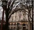  ?? (Photo AFP) ?? La préfecture de police de Paris a interdit toute manifestat­ion, aujourd’hui, devant l’ambassade américaine.