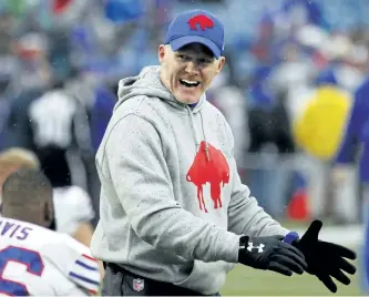  ?? THE ASSOCIATED PRESS FILES ?? Buffalo head coach Sean McDermott spent six years trying to stop Drew Brees and the New Orleans Saints while he was defensive co-ordinator for the Caorlina Panthers. Now McDermott is trying to prepare the Bills to slow down the dynamic New Orleans...