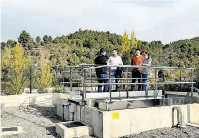  ?? MEDITERRÁN­EO ?? Imagen de archivo de una visita del diputado Ignasi Garcia a una instalació­n del ciclo del agua en la provincia.