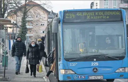  ??  ?? IMAJU 234, ALI... Otkako se rekonstrui­rao rotor, promijenil­a se ruta pa su mnogima stajališta daleko