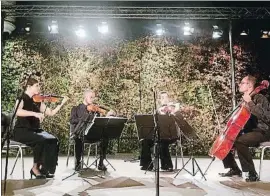  ?? . ?? Helena Satué, Bernat Prat, Lara Fernandez y Oriol Prat en Castell Jalpí