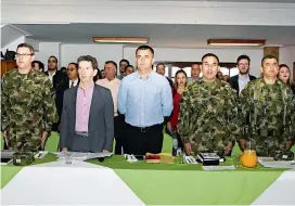  ?? FOTO CORTESÍA GOBERNACIÓ­N DE ANTIOQUIA ?? El gobernador Luis Pérez presidió el encuentro con alcaldes y autoridade­s del Oriente.