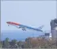  ?? (Photo Bruno Billaud) ?? Après une inspection à Nice, l’avion a pu reprendre sans encombres la direction d’Amsterdam.