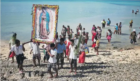  ?? EYESTEELFI­LM ?? The documentar­y Anote’s Ark looks at citizens of Kiribati, a Pacific island republic endangered by rising water levels. The film earned a coveted first-Friday night slot at Sundance’s prime venue, the Egyptian Theatre. Producer Bob Moore says the...