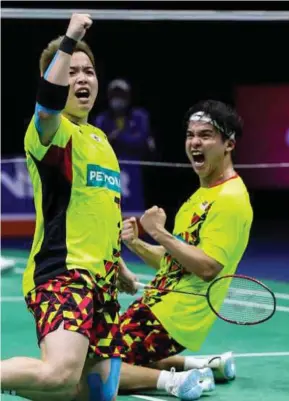  ?? ?? Aaron Chia (left) and Teo Ee Yi celebrate their win against Akira Koga-Yuta Watanabe in the second doubles on Wednesday.