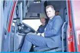 ??  ?? Khaldoon Al-Adawi and Ralph Geyer at Actros mp5