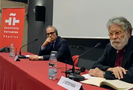  ??  ?? Direttori Joaquín Estefanía, ex vertice de El País (destra) e Enzo d’Errico