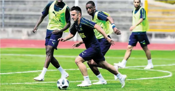  ?? KEYSTONE ?? An der WM 2014 erlitt Mario Gavranovic im Training einen Kreuzbandr­iss. Nun ist der Goalgetter für die Endrunde in Russland eine interessan­te Option im Angriff.