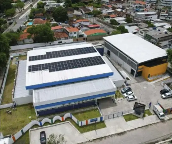  ?? ANÁTOLI PINHO/PCR ?? No Recife, foi levada em consideraç­ão a instalação de redes de energia solar em 94 unidades educativas para redução de custos