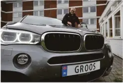  ??  ?? PÅ GROOS: Grei tekst på bilen til Jan Erik Groos.